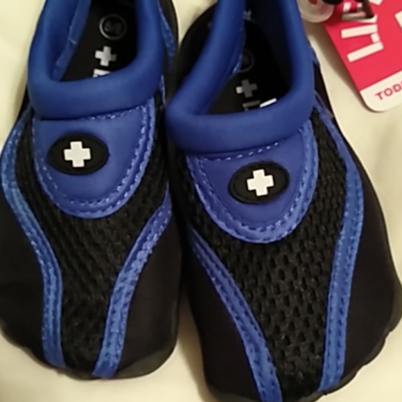 Kids Safety Grip Shoes 👣 - Picture 2 of 6